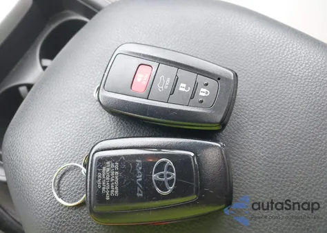 2021 Toyota Rav4 Xle from USA, damaged, VIN 2T3P1RFV7MC154632